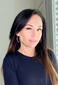 Ashlee Baird's Instagram, Twitter & Facebook