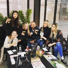 Buenos días familia de instagram 🖤 ️ Carla Giraldo La Familia Ivonneocana Mavioc Tefisiri Maofonnegra Elindustrialcoffeeshop Facebook