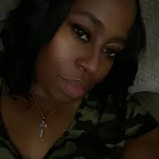 Roxanne Rivers's Instagram, Twitter & Facebook