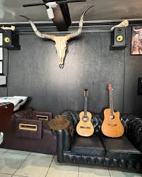 Emanuel Violeiro 77 (@emanuelelienai) • Instagram photos and videos