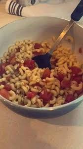 Cheesy Garlic Chicken Wraps Ingredients: 4 large flour tortillas 3 tbsp  butter, melted 2 cloves garlic, minced 2 cups cooked chicken breast,  shredded or diced (rotisserie chicken works great!) 1 cup shredded