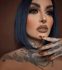 The stunning @sarah.cabrera.studio glowing in the Monarca Blush Palette 🦋  #meltcosmetics #meltmonarcha #crueltyfree #vegan