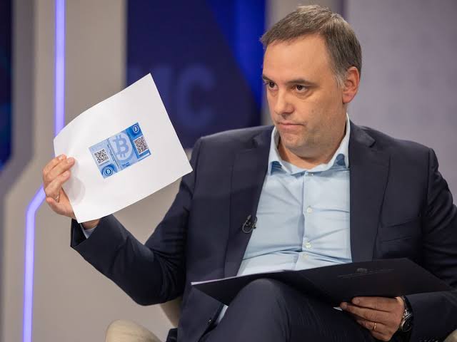 Expertos en bitcoin aseguran que aún faltan datos para corroborar la  versión de Adorni - LA NACION