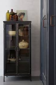 Hubsche Eisen Vitrine Furs Esszimmer Ein Klassischer Schrank Im Industrial Vintage Look Aus Stahl Geschmiedet Und Mit Klar Metallschranke Vitrine Vitrine Glas
