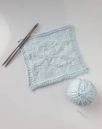 This cute and cuddly knitted baby octopus pattern is a wonderful design by creative crafter anna nat howard. Pattern Octopus Square