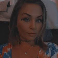 Birthday dinner with my first born! How are you 17 today 😭 momma loves you  to the moon and back🖤 Happy Birthday Mariah Lynn