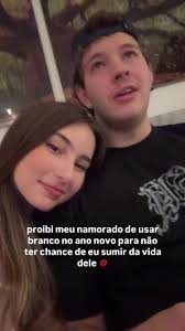 Mergulhe na Tendência do Ano Novo com Divei Monas!