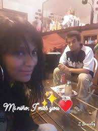 Before singing the song, Juan Gabriel thanks Rocio. She responds, thanks  for composing this song.  https://www.facebook.com/RocioDurcalunaestrellaenelcielo/videos/1399719283479119/  "Fue Un Placer Conocerte" (It was a pleasure knowing you ...