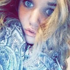 Aidy Markowitz's Instagram, Twitter & Facebook