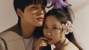 Jadi 'Pasangan' Baru, Yeo Jin Goo dan Moon Ga Young Tampil Romantis di  Pemotretan W Korea