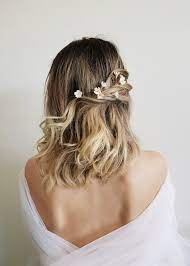 Coiffure demoiselle d honneur cheveux blonds tresses et chignon flou sur cheveux blonds braided hairstyles braided hairstyles easy simple wedding hairstyles. 1001 Idees De Coiffure Demoiselle D Honneur Jolie Et Romantique