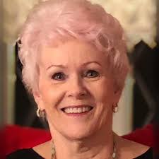 Diane Manzi's Instagram, Twitter & Facebook