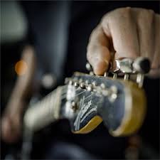 Clip the tuner to your headstock, flick on the power, and you're ready to tune. Tc Electronic Product Polytune 3
