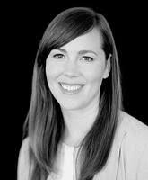 Kari Dow's Instagram, Twitter & Facebook