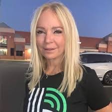 Camille Ennis's Instagram, Twitter & Facebook