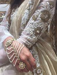 25 Loot Worthy Haath Phool Designs For Indian Brides Bridal Fashion Jewelry Fancy Jewellery Bridal Jewellery Indian