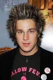 The hair is useful in complementing the skin to emit a soulful and youthful vibe. June 12 2004 When Ryan Cabrera Cabrera Hairstyle Mens Hairstyles