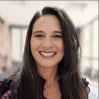 Elizabeth Caracciolo's Instagram, Facebook & TikTok