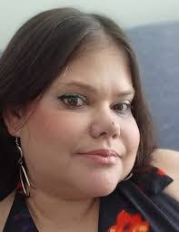 Sandra Batt's Instagram, Twitter & Facebook