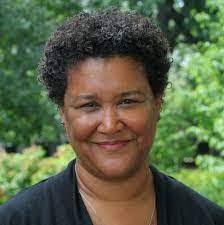 Darcie Colston's Instagram, Twitter & Facebook