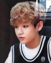Jungkook initially had a passion for the game of badminton but soon derived happiness and profession in singing. Bts V ê¹€íƒœí˜• On Instagram Please My Heart Im Devastated Kim Taehyung Bts Taehyung Taehyung