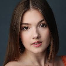 Ella Sutton's Instagram, Twitter & Facebook