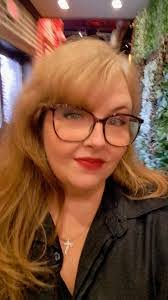 Sue Lucia's Instagram, Twitter & Facebook