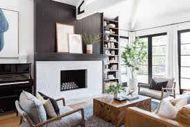 The farmhouse style features natural textures and beauty without sacrificing comfort. 20 Farmhouse Living Rooms Chic Enough For Urban Style