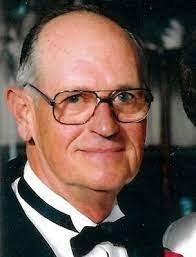 Stephen Koelz's Instagram, Twitter & Facebook