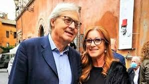 Un vittorio sgarbi in gran forma con scanzi e lucarelli. Ro7lz3c6lgf71m