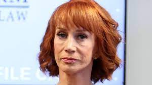 In 2005, griffin starred on a bravo reality television series, kathy griffin: Pulp Fiction Star Kathy Griffin Mutter Leidet An Demenz Promiflash De