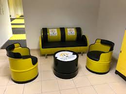 Pin De Julian Trejos En Modern Stylish Furniture Diseno De Barberia Disenos De Unas