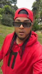 Un encuentro grato con el maestro HENRY FIOL !! Una conversa corta y bonita  con este humano que tanta alegría nos ha dado atravesar de su música