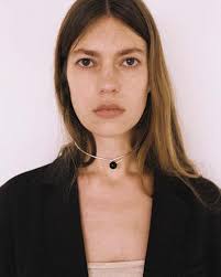 Annika Inez Indented Collar