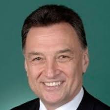 Kellie Spence's Instagram, Twitter & Facebook