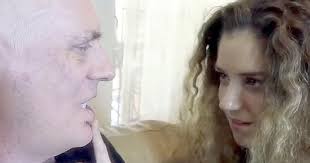 Nghề tay trái của giáo sư đại học: đóng phim cấp 3