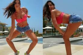 Buy chamaat eyewear at amzn.to/2uabvam nora fatehi teases new dance video on instagram watch full video for. Nora Fatehi Dances In Bikini Top And Shorts Video Trending On Instagram
