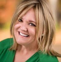 Elizabeth Windham's Instagram, Twitter & Facebook