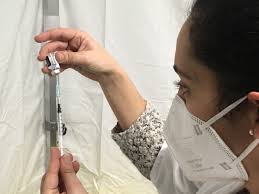 L'ambition de la stratégie régionale en faveur de l'alimentation est de faire de la région centre val de loire une région où « l'on mange vraiment. Covid 19 En Centre Val De Loire Pres De 10 000 Personnes Vaccinees 69 Deces En Une Semaine Et Un Taux D Incidence Qui S Envole Actu Chartres