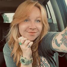 The image of the child musician crying was classified as one of the most  emotional photographs of modern history. This photo was taken of a  12-year-old Brazilian boy (Diego Frazzo Turkato), playing