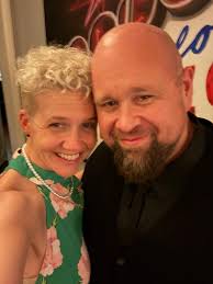 Hello guys.need help to understand if this is normal with ips screens .my  monitor is lg ultragear 27gr75q. 2k with 165 refresh rate.i notice  something like dark columns vertical when i rotate