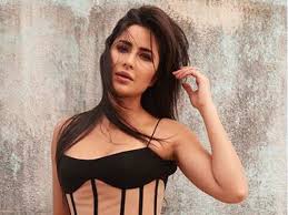Latest international news, sport and comment from the guardian. Kay Beauty Katrina Kaif Does Her Bit For Covid Relief Pledges Support To Daily Wage Workers In Maha S Bhandara District The Economic Times