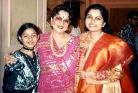 Hitesh sonik got married to sunidhi chauhan in 2012. Sunidhi Chauhan Age Boyfriend Husband Family Biography More Starsunfolded