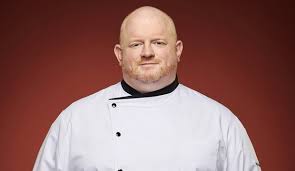 Temping the meat, as per the fox synopsis ramsay dreaded matthew's dish because of their first impression. Hell S Kitchen Season 19 Cast Meet The 18 Chefs For Las Vegas Goldderby