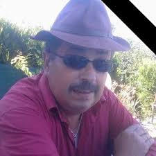 당신의 눈에서 나는 정말 진실된 사랑을 봅니다, 당신을 위해 뛰는 심장의 반영. "사랑을 받으려면 내 마음을 터치해  주세요🌹😍🥰♥️♥️