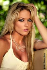 Tess Hammes's Instagram, Twitter & Facebook