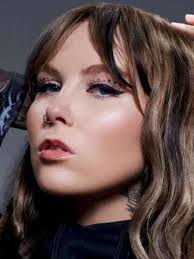 Kenya Grace lança o inédito single 'Paris'