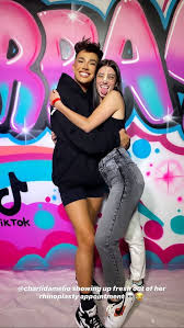 Charli D Amelio In 2020 Charlie Video James Charles Famous Girls