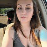 Amber Dingerson's Instagram, Twitter & Facebook