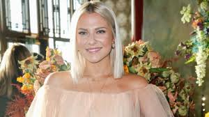 Submitted 11 days ago by numb2kthree. Valentina Pahde Bombastisch Als Strand Beauty Bringt Sie Die Fans Aus Dem Konzept News De